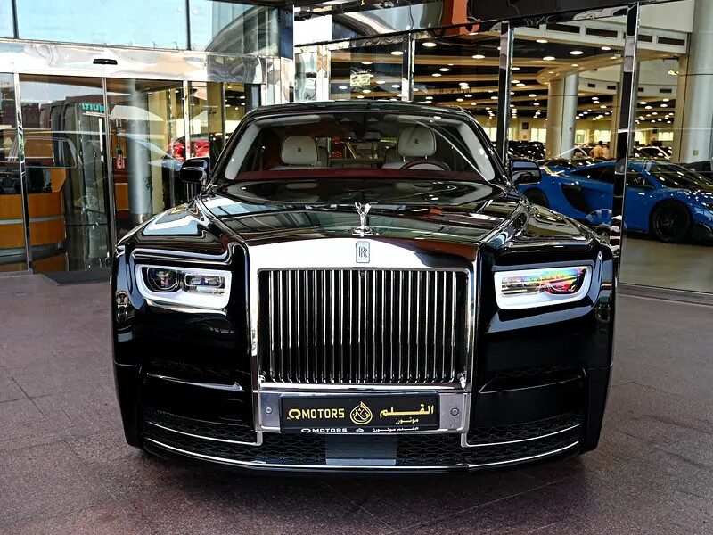 2019 Rolls-Royce Phantom Standard 6.75-liter twin-turbo V12 Engine Black White Sedan