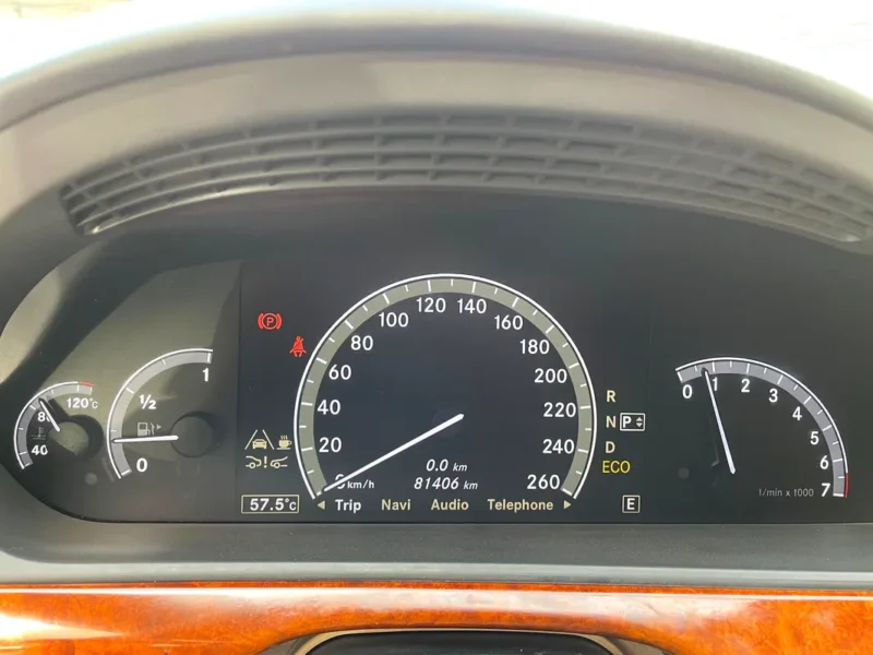 2012 Mercedes-Benz S-Class S 550 8 Cylinders Petrol Engine Silver Beige Sedan Full option