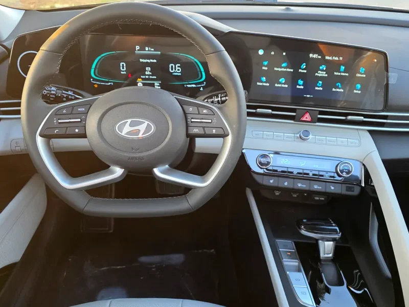 2025 Hyundai Elantra Other 4 Cylinders Petrol Engine Black White Sedan Full Option