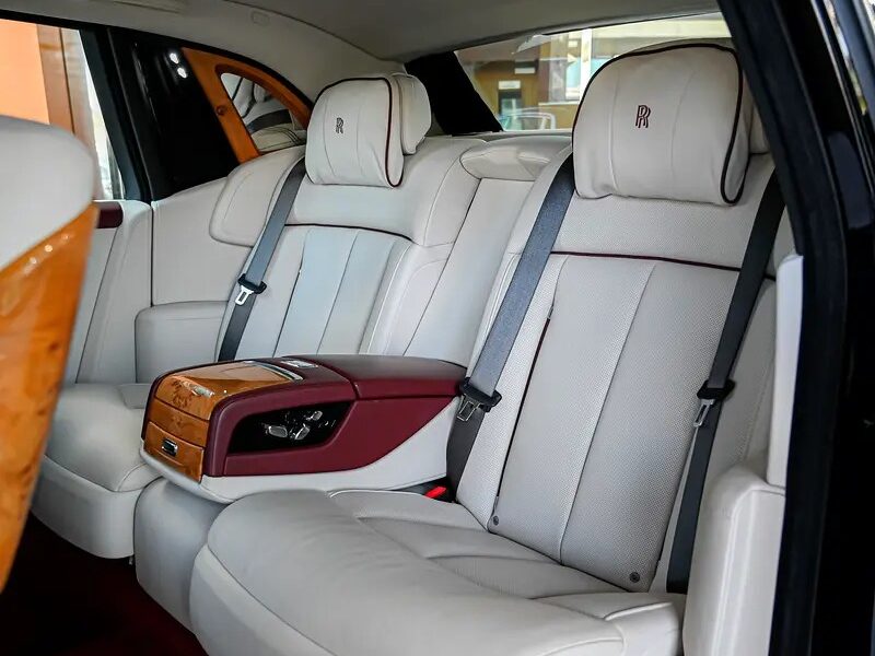 2019 Rolls-Royce Phantom Standard 6.75-liter twin-turbo V12 Engine Black White Sedan