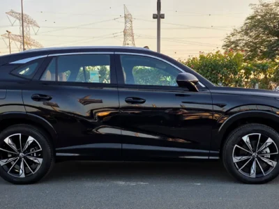 2025 MG HS 1.5 Litres 4 Cylinder Petrol Engine Black Orange Crossover Full option