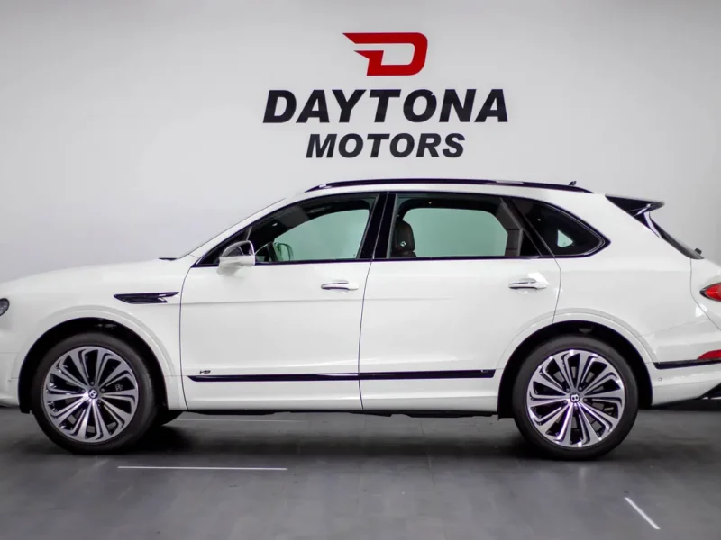 2021 Bentley Bentayga Signature V8 Petrol Engine White SUV Japanese Specs
