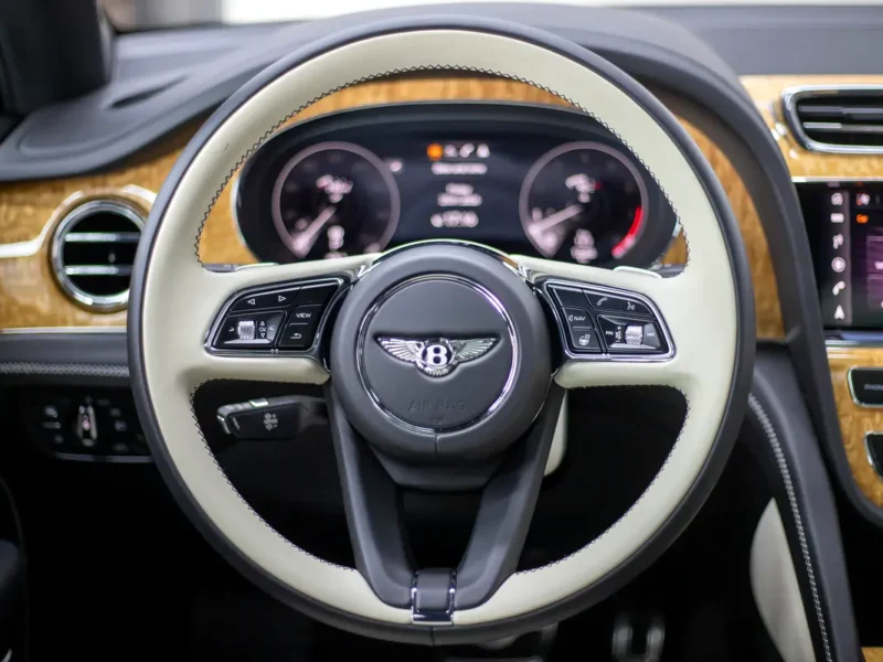 2021 Bentley Bentayga Signature V8 Petrol Engine White SUV Japanese Specs