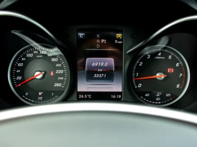 2016 Mercedes-Benz C-Class C200 2.0 Litres 4 Cylinders Petrol Engine Black Sedan