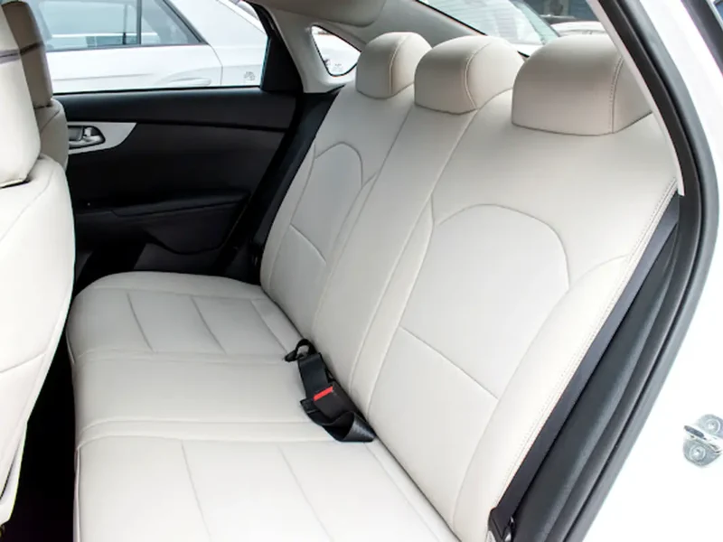 2024 Kia Cerato Base 4 Cylinders Petrol Engine White Beige Sedan GCC Specs