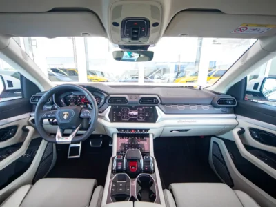 2025 Lamborghini Urus SE V8 4.0 Litres Twin-Turbo Hybrid Engine White SUV