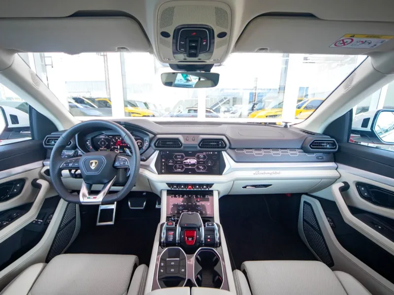 2025 Lamborghini Urus SE V8 4.0 Litres Twin-Turbo Hybrid Engine White SUV