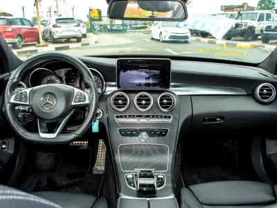 2016 Mercedes-Benz C-Class C200 2.0 Litres 4 Cylinders Petrol Engine Black Sedan