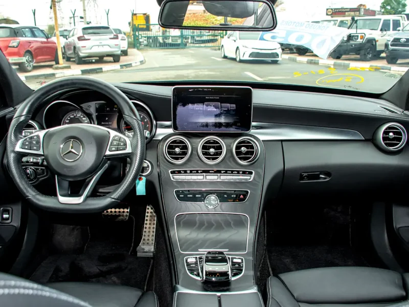 2016 Mercedes-Benz C-Class C200 2.0 Litres 4 Cylinders Petrol Engine Black Sedan