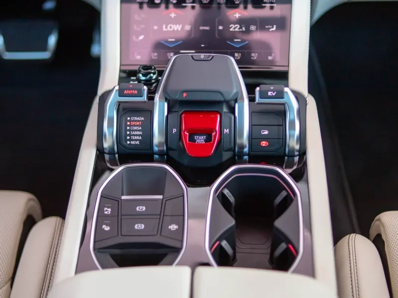 2025 Lamborghini Urus SE V8 4.0 Litres Twin-Turbo Hybrid Engine White SUV