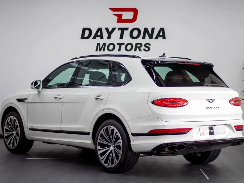 2021 Bentley Bentayga Signature V8 Petrol Engine White SUV Japanese Specs