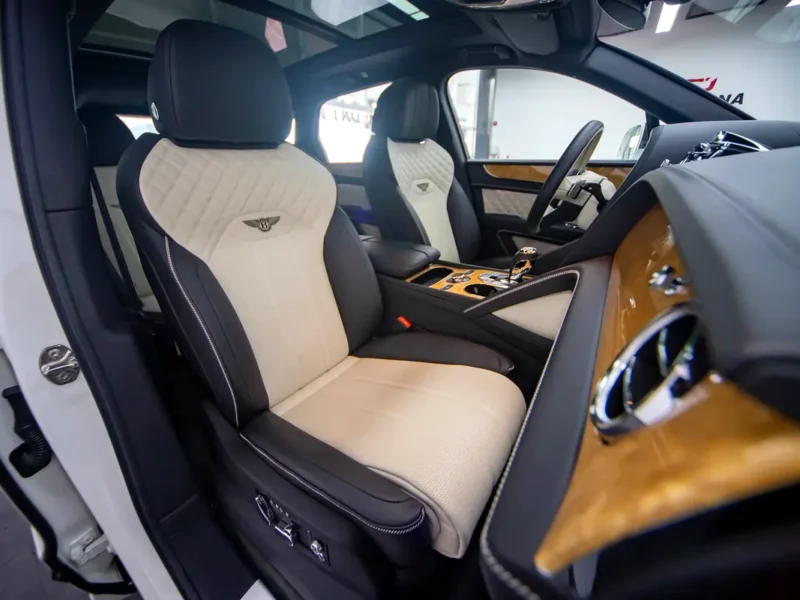 2021 Bentley Bentayga Signature V8 Petrol Engine White SUV Japanese Specs