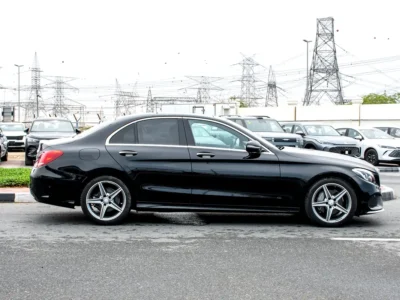 2016 Mercedes-Benz C-Class C200 2.0 Litres 4 Cylinders Petrol Engine Black Sedan