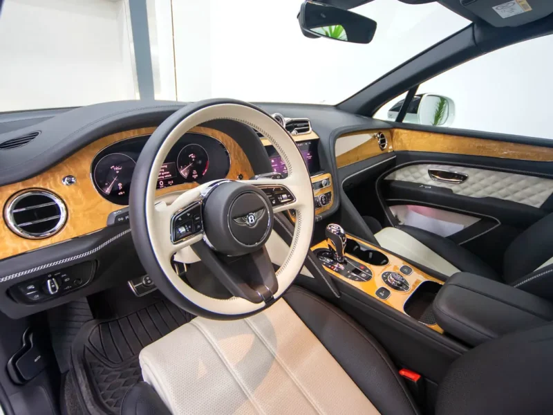 2021 Bentley Bentayga Signature V8 Petrol Engine White SUV Japanese Specs