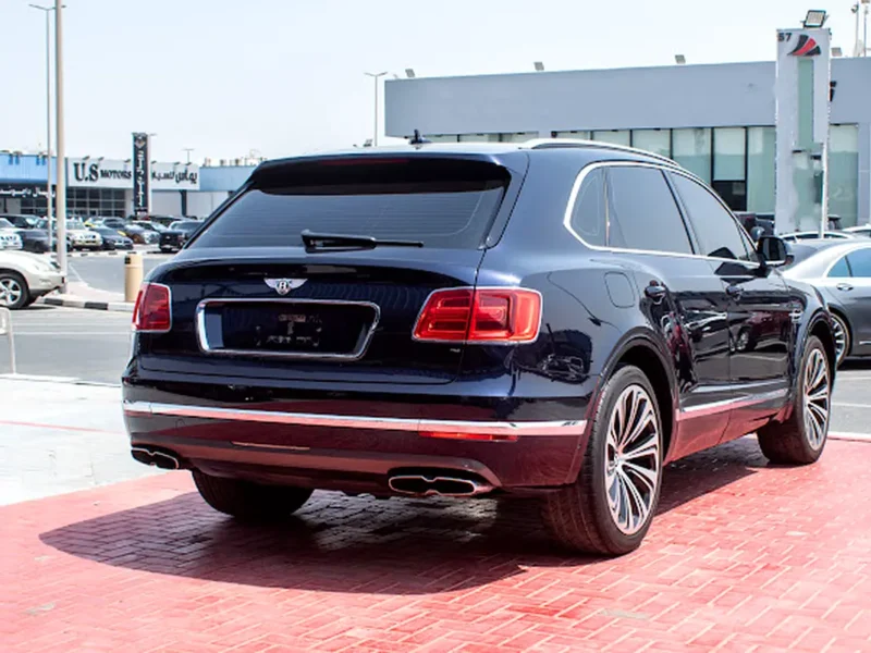 2018 Bentley Bentayga Standard 8 Cylinders Petrol Engine Black Red SUV GCC Specs