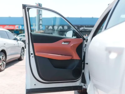 2025 Changan UNI-Z Premium 1.5 Litres Turbo Engine 4 Cylinders White Tan SUV