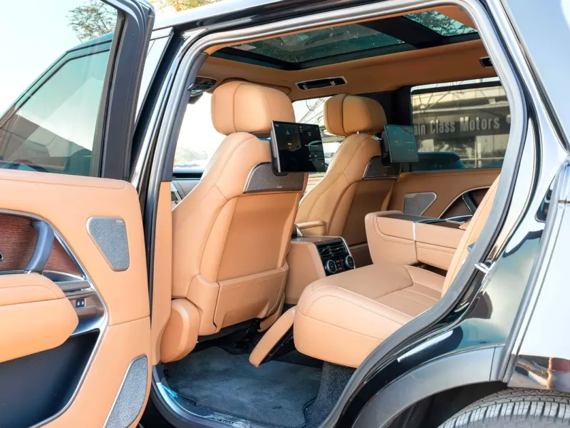 2024 Land Rover Range Rover Autobiography 4.4 Litres 8 Cylinders Engine Black Tan SUV