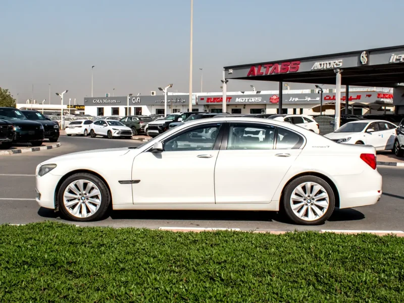 2012 BMW 7-Series 750Li 4.4 Litres 8 Cylinders Hybrid Engine White Black Sedan