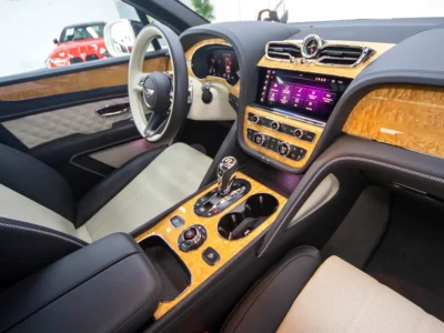 2021 Bentley Bentayga Signature V8 Petrol Engine White SUV Japanese Specs