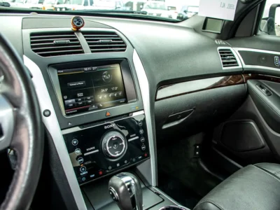 2015 Ford Explorer Limited 3.5 Litres 6 Cylinders Petrol Engine White Black SUV