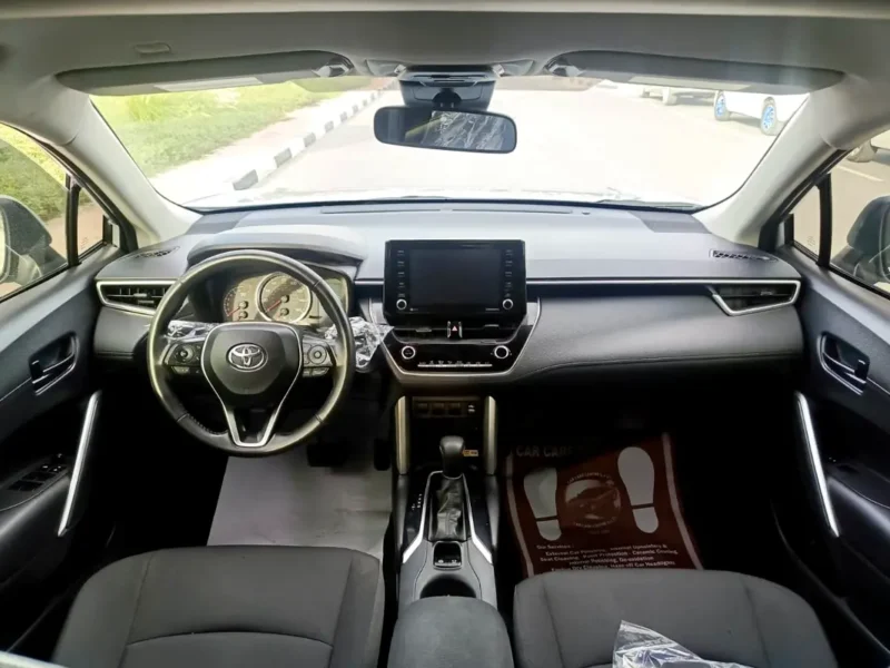 2022 Toyota Corolla Cross LE 4 Cylinders Petrol Engine Silver Black SUV Excellent Condition