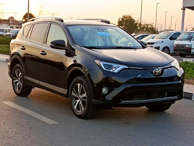 2018 Toyota Rav 4 XLE 4 Cylinders Petrol Engine Black Beige SUV American Specs