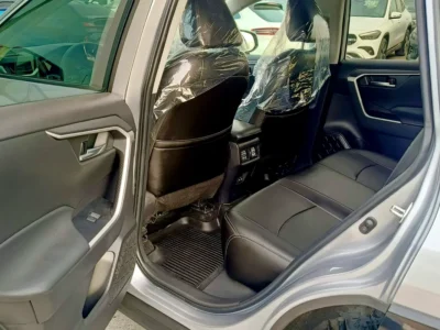 2023 Toyota Rav 4 XLE Premium 4 Cylinders Engine Silver Black SUV Perfect Condition