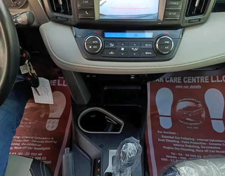 2018 Toyota Rav 4 XLE 4 Cylinders Petrol Engine Black Beige SUV American Specs