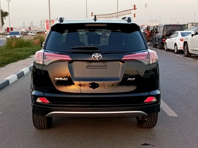 2018 Toyota Rav 4 XLE 4 Cylinders Petrol Engine Black Beige SUV American Specs