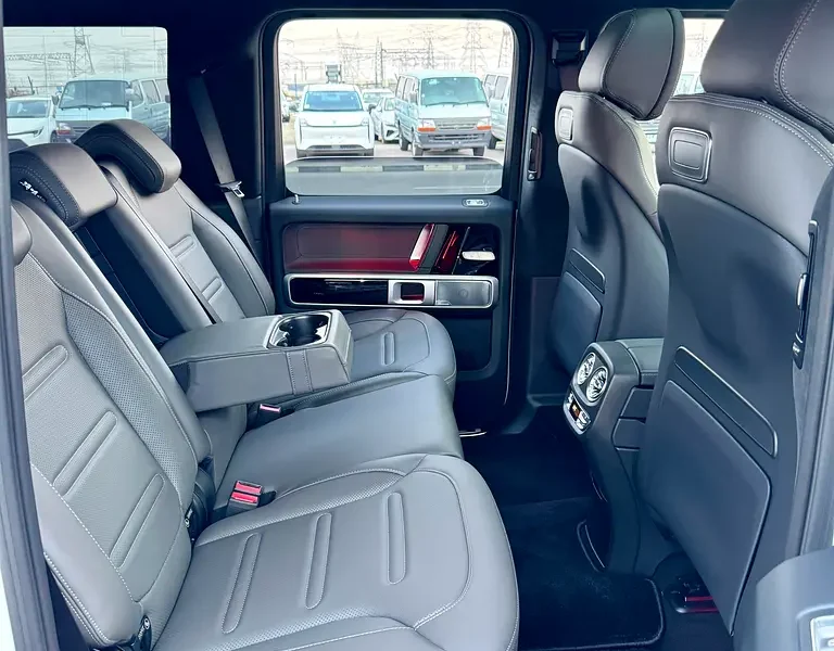 2024 Mercedes-Benz G-Class G 400 d 6 Cylinders Diesel Engine White Black SUV
