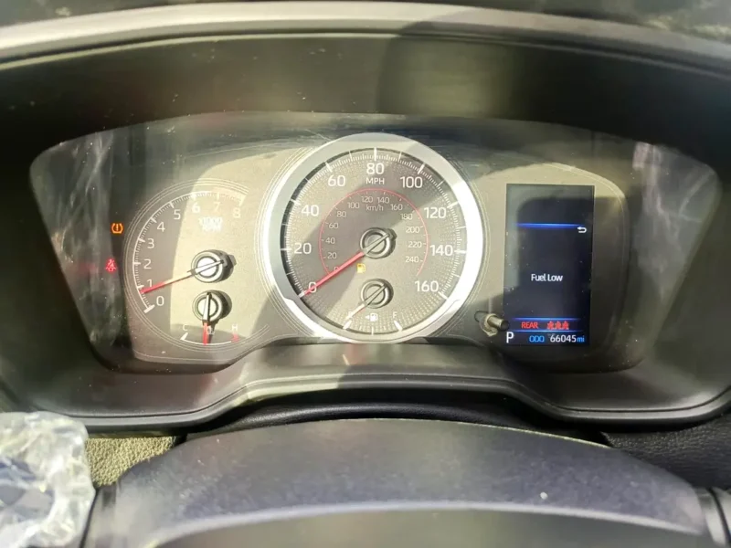 2022 Toyota Corolla Cross LE 4 Cylinders Petrol Engine Silver Black SUV Excellent Condition