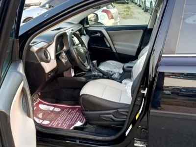 2018 Toyota Rav 4 XLE 4 Cylinders Petrol Engine Black Beige SUV American Specs