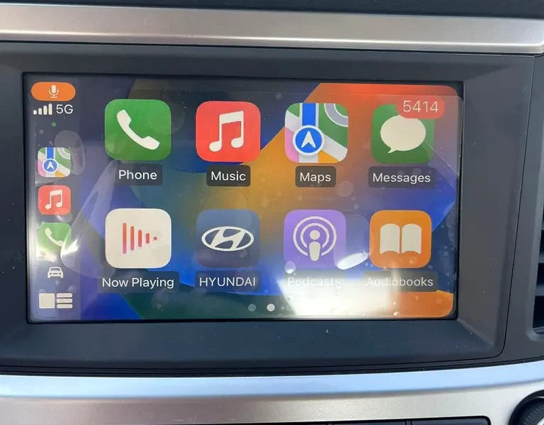 2023 Hyundai Accent GL 4 Cylinders Petrol Engine White Grey Sedan GCC Specs