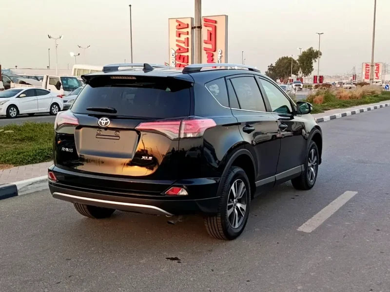 2018 Toyota Rav 4 XLE 4 Cylinders Petrol Engine Black Beige SUV American Specs