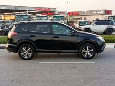 2018 Toyota Rav 4 XLE 4 Cylinders Petrol Engine Black Beige SUV American Specs