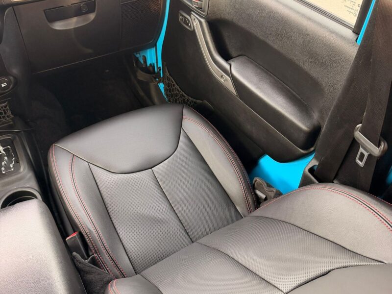 2017 JEEP WRANGLER SPORT V6 Petrol Engine 3.6 Litres Blue Black SUV 4WD