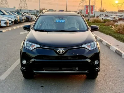 2018 Toyota Rav 4 XLE 4 Cylinders Petrol Engine Black Beige SUV American Specs