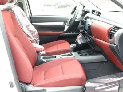 2026 Toyota Hilux SR5 2.7-liter Petrol 4 Cylinders Engine White Red Pickup Truck