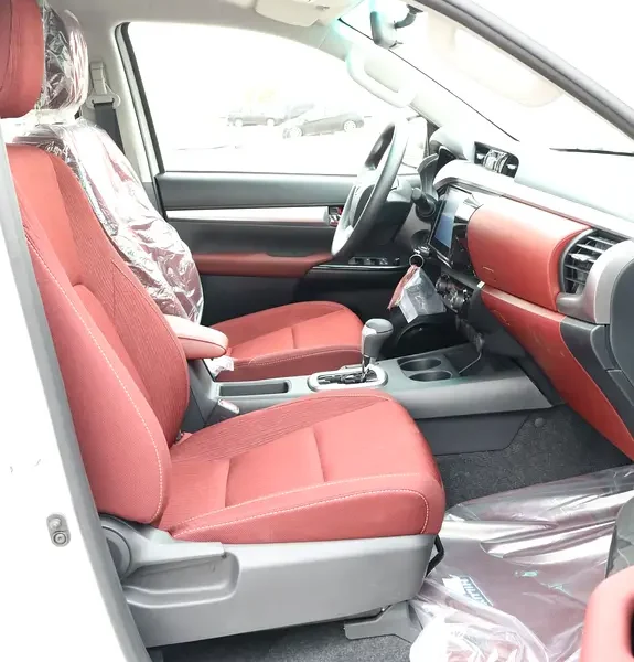 2026 Toyota Hilux SR5 2.7-liter Petrol 4 Cylinders Engine White Red Pickup Truck