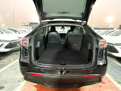 2022 Tesla Model Y Standard Electric Vehicle Black SUV 350 - 450 KM Range