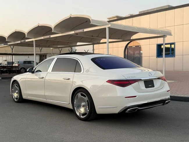 2022 Mercedes-Maybach S 580 4MATIC 4.0L V8 Biturbo with EQ Boost White Sedan
