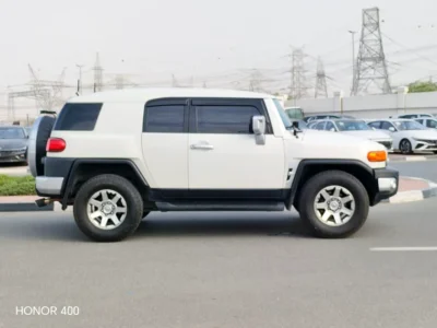 2021 Toyota FJ Cruiser VXR 6 Cylinders Petrol Engine White Black SUV GCC Specs