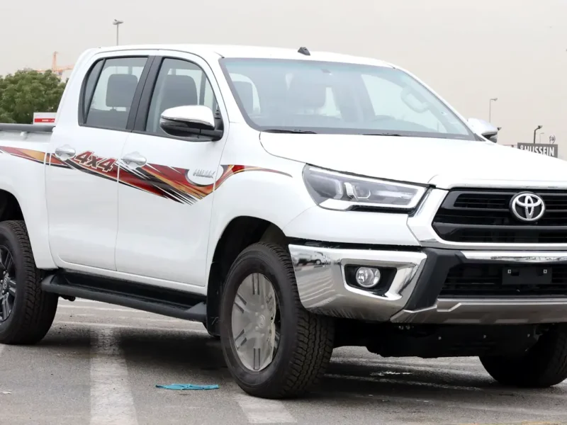 2026 Toyota Hilux SR5 2.7-liter Petrol 4 Cylinders Engine White Red Pickup Truck