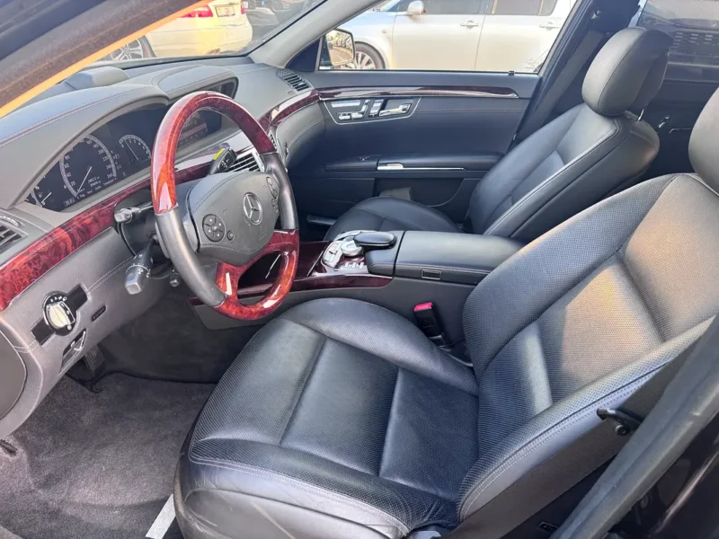 2012 Mercedes-Benz S-Class S 550 8 Cylinders Petrol Engine Black Sedan 4.5 GRADE