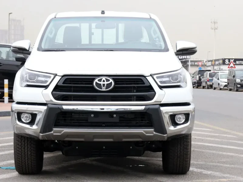 2026 Toyota Hilux SR5 2.7-liter Petrol 4 Cylinders Engine White Red Pickup Truck