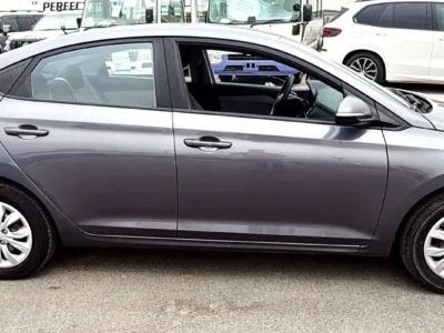 2019 Hyundai Accent GL 4 Cylinders Petrol Engine Grey White Sedan GCC Specs