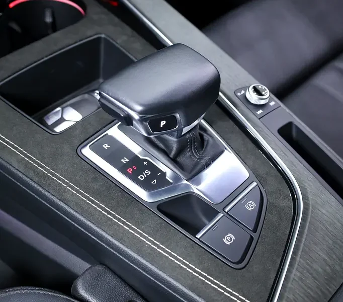 2023 Audi A4 40 TFSI S-line 4 Cylinders Petrol Engine White Black Sedan Fully Loaded GCC