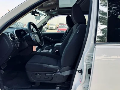 2010 Ford Explorer XLT 6 Cylinders Petrol Engine White Black SUV CLEAN TITLE