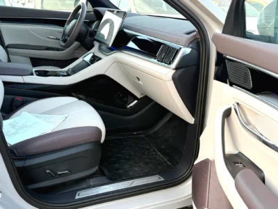 2025 BYD Song Plus DM-i 4 Cylinders Hybrid Engine Grey Beige SUV Automatic