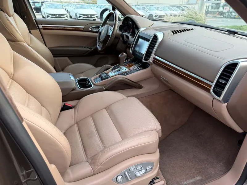 2014 Porsche Cayenne Turbo 4.8L 8 Cylinders Engine Brown Metallic SUV 4.5 GRADE